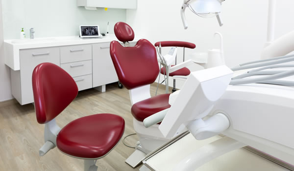 Dental treatment unit with chair - Nice Glass - Miglionico - with monitor /  with delivery system / with light